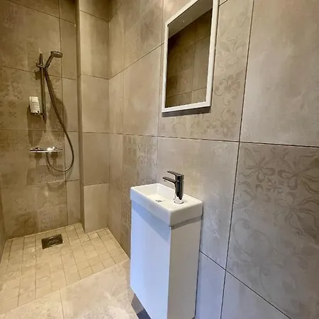 Poe Luxury
