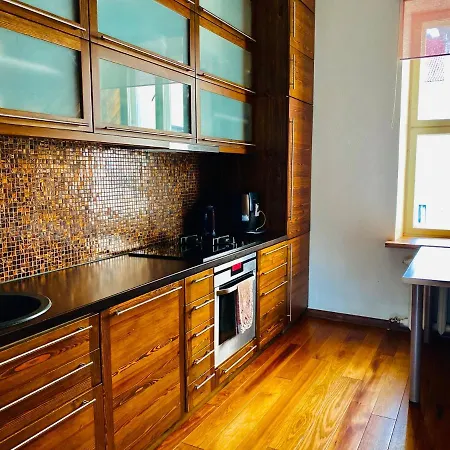 Poe Luxury Apartament